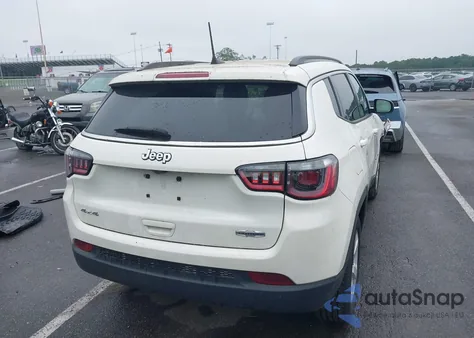 2021 Jeep Compass Latitude 4X4 z USA, uszkodzony, nr VIN 3C4NJDBB6MT537568